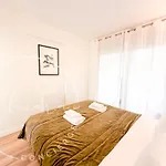 Modern Parisian Apartment - Near Eiffel Tower