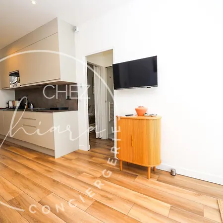 Modern Parisian - Near Eiffel Tower Apartment