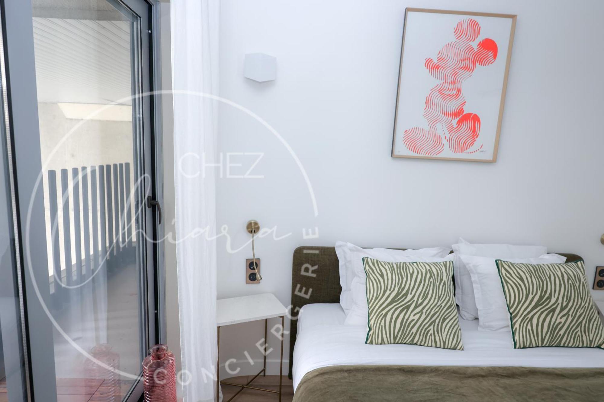 Modern Parisian - Near Eiffel Tower Apartment Paris
