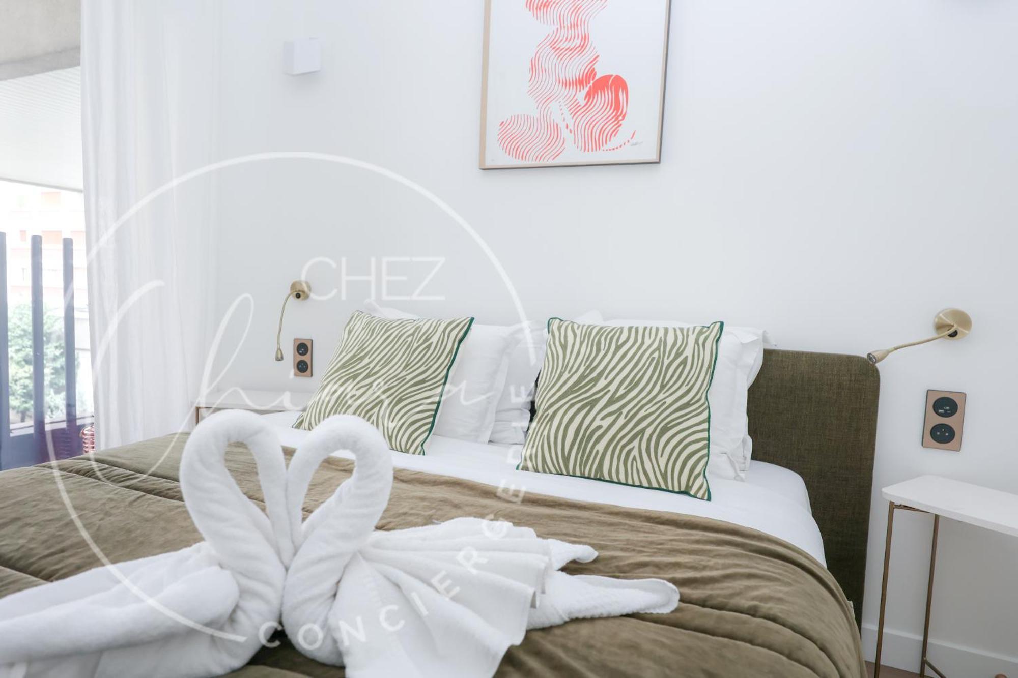 Apartment Modern Parisian - Near Eiffel Tower